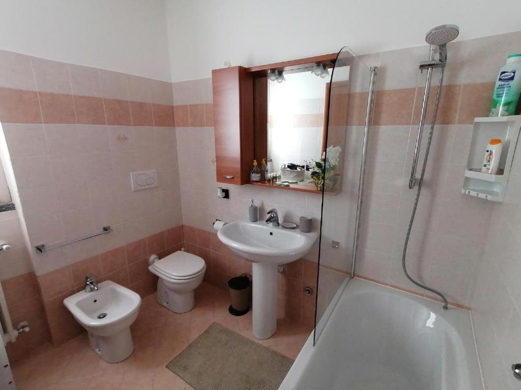 La Casa Di Sara In Valsassina Appartement Introbio Buitenkant foto